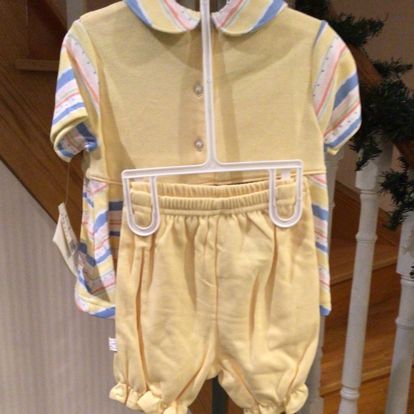 💕💕Host Pick💕💕🛍2 for $30🛍Baby girl 2 piece blummer outfit yellow & stripes - Picture 3 of 7